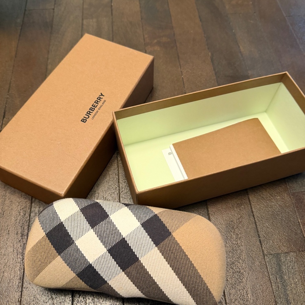 Burberry Sunglasses - Picture 2 of 4